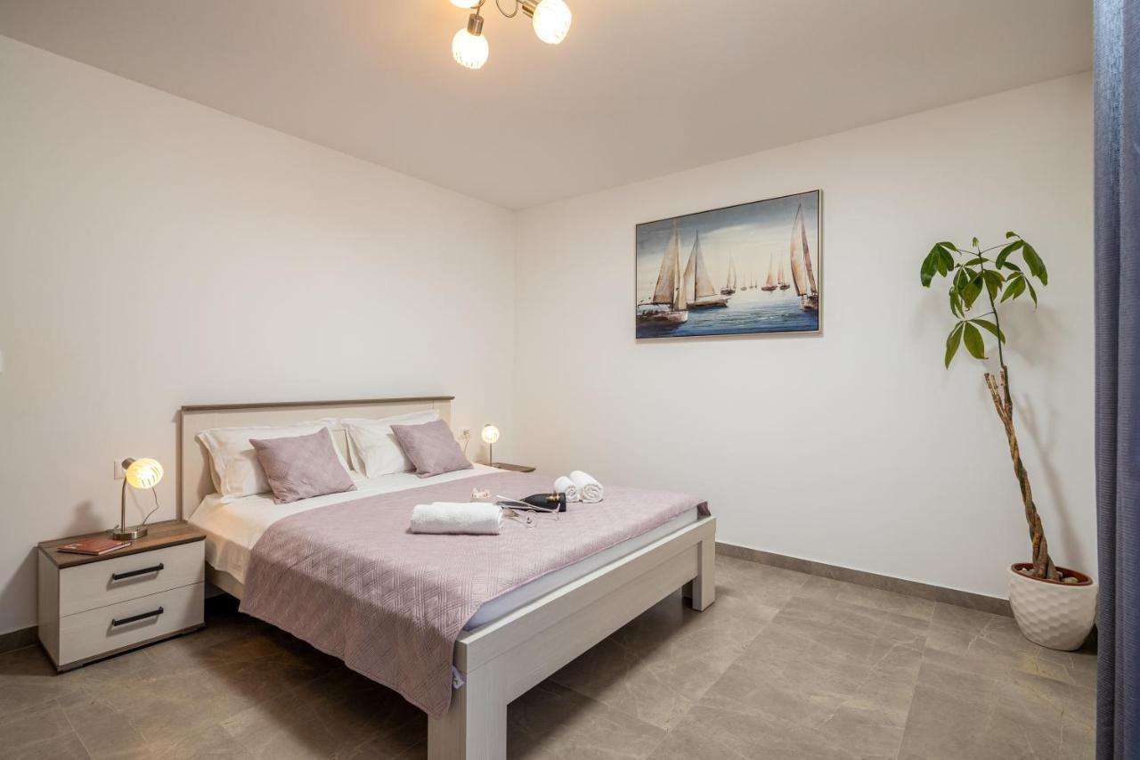 Apartment Navika Omis Exterior photo