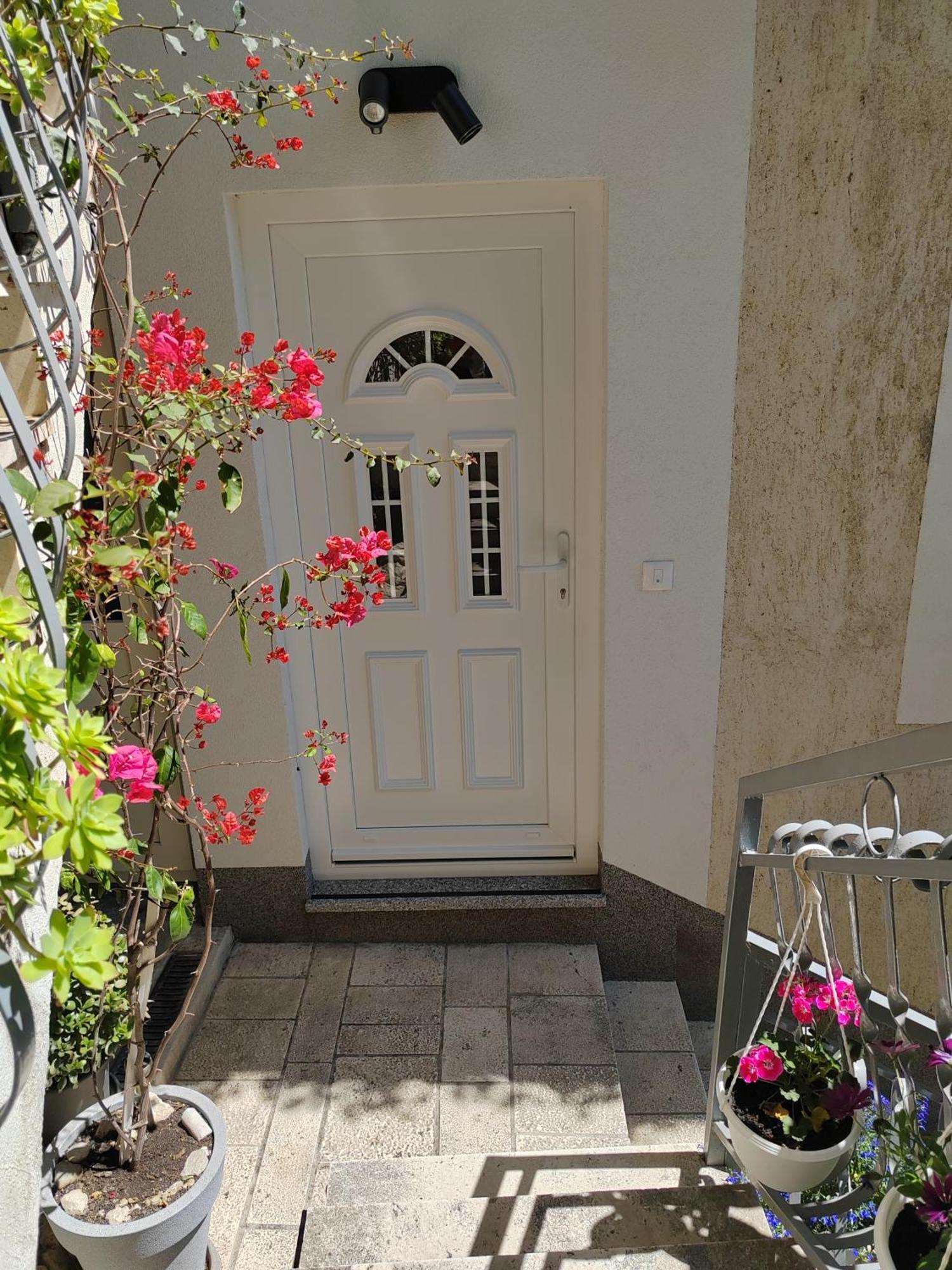 Apartment Navika Omis Exterior photo